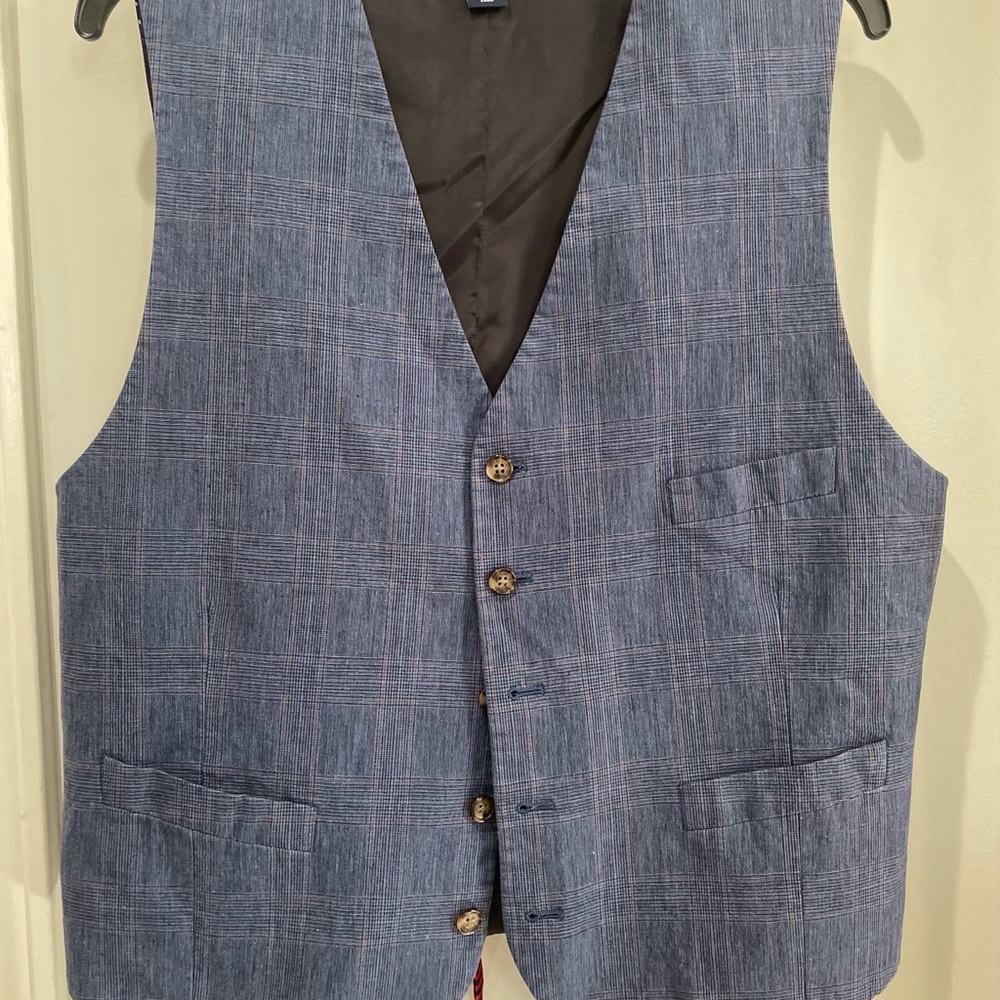 Daniel cremieux mens vest, size large